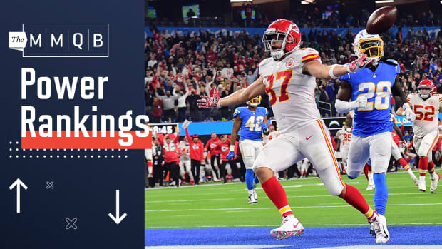 Kansas City Chiefs tight end Travis Kelce (87) scores the game winning touchdown